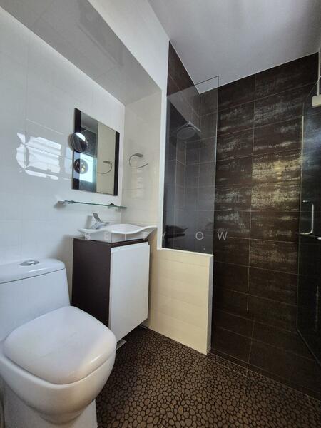 177 Bukit Batok West Avenue 8, 177 Bukit Batok West Avenue 8, 2 Bedrooms, 785 sqft, HDB Flat For Rent, by Betty Ow, 25628553 - Bathroom - PropertyGuru.com.sg