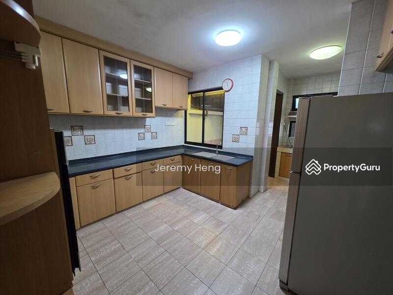 Dry kitchen