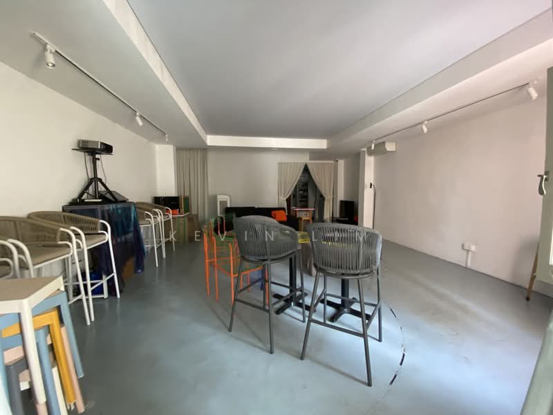 CHEAP F&B Unit In CBD District With High Footfall Rate, , 3,450 sqft, Food & Beverage For Rent, by Kevin Lim, 25628663 - Living Room - CommercialGuru.com.sg