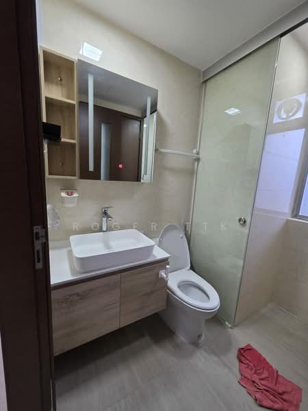 Centra Residence, 8 Lorong 7 Geylang, 2 Bedrooms, 517 sqft, Condominium For Rent, by Roger TTK, 25628696 - Bathroom - PropertyGuru.com.sg