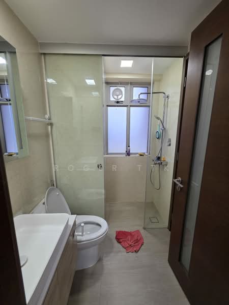 Centra Residence, 8 Lorong 7 Geylang, 2 Bedrooms, 517 sqft, Condominium For Rent, by Roger TTK, 25628696 - Bathroom - PropertyGuru.com.sg