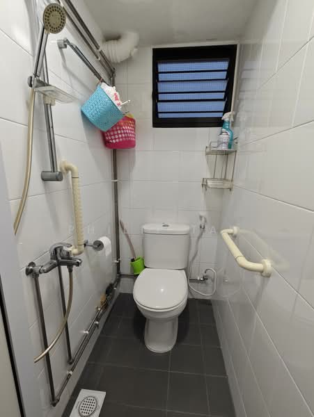 335B Smith Street, 335B Smith Street, Room Rental, 140 sqft, HDB Flat For Rent, by Philip Tan, 25628998 - Bathroom - PropertyGuru.com.sg