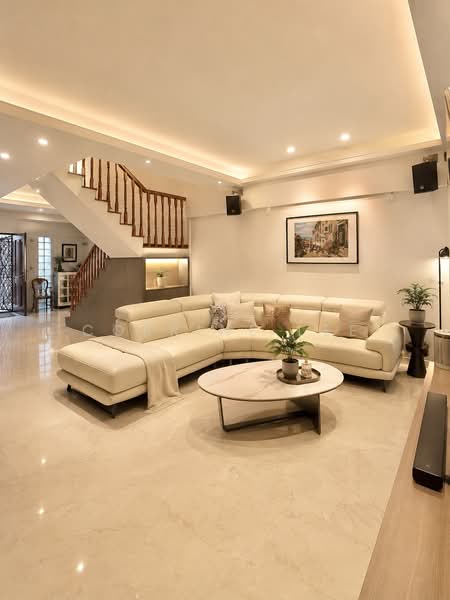717 Bedok Reservoir Road, 717 Bedok Reservoir Road, 4 Bedrooms, 1,506 sqft, HDB Flat For Sale, by Corrine Lee, 25629015 - Living Room - PropertyGuru.com.sg