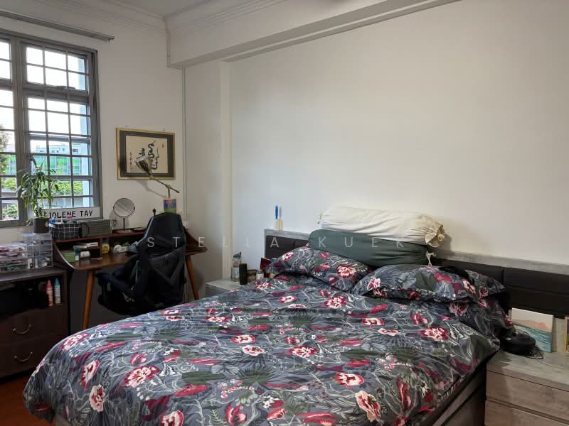 Azalea Park Condo, 2 Flora Road, 5 Bedrooms, 1,315 sqft, Condominium For Rent, by Stella Kuek, 25629094 - Bedroom 3 With Queen Bed set - PropertyGuru.com.sg