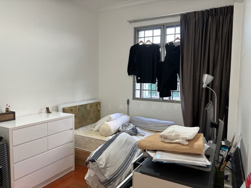 Azalea Park Condo, 2 Flora Road, 5 Bedrooms, 1,315 sqft, Condominium For Rent, by Stella Kuek, 25629094 - Bedroom 4 with Super Single Bed Set - PropertyGuru.com.sg