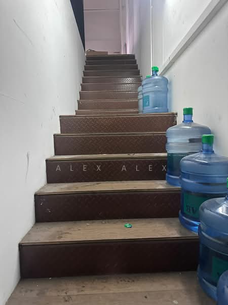 Pioneer Centre, 1 Soon Lee Street, Boon Lay / Jurong / Tuas, 1,485 sqft, Factory / Workshop (B2) For Rent, by Alex Alex, 25629384 - Stairs - CommercialGuru.com.sg