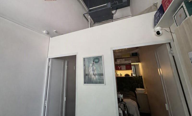 Eon Shenton, 70 Shenton Way, Chinatown / Tanjong Pagar, 183 sqft, Mall Shop For Rent, by Timothy Tan, 25629905 - Interior - CommercialGuru.com.sg
