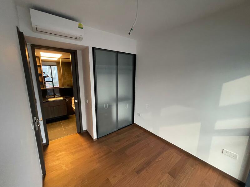 The M, 36 Middle Road, 2 Bedrooms, 592 sqft, Condominium For Sale, by Lu Jie, 25630205 - Bathroom - PropertyGuru.com.sg