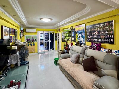 For Sale - 96 Commonwealth Crescent