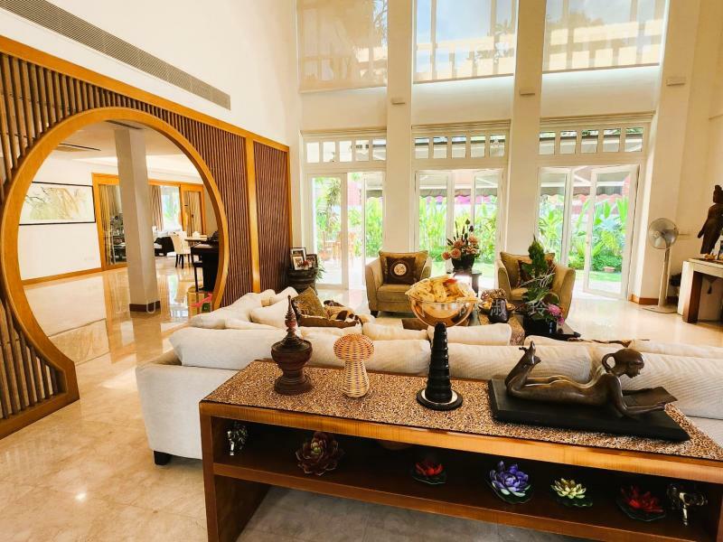 A rare Oriental- inspired DETACHED home with modern touches, nestled among lush greenery, Siglap | Frankel estate, 5 Bedrooms, 7,696 sqft, Detached House For Sale, by Julie Tay, 25630598 - Living Room - PropertyGuru.com.sg