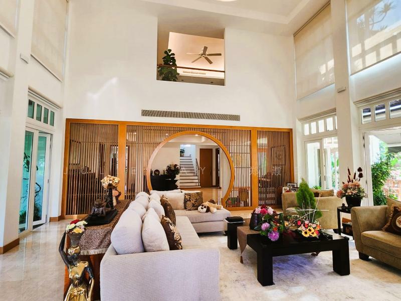 A rare Oriental- inspired DETACHED home with modern touches, nestled among lush greenery, Siglap | Frankel estate, 5 Bedrooms, 7,696 sqft, Detached House For Sale, by Julie Tay, 25630598 - Living Room - PropertyGuru.com.sg