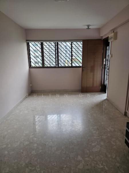 215 Bukit Batok Street 21, 215 Bukit Batok Street 21, Dairy Farm / Bukit Panjang / Choa Chu Kang, 3 Bedrooms, 1,001 sqft, HDB Flat For Rent, by Julynn Ong, 25630963 - Living Room - PropertyGuru.com.sg