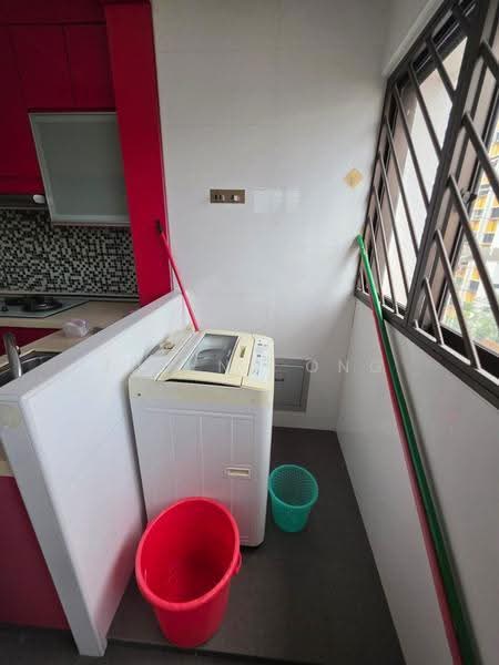 215 Bukit Batok Street 21, 215 Bukit Batok Street 21, Dairy Farm / Bukit Panjang / Choa Chu Kang, 3 Bedrooms, 1,001 sqft, HDB Flat For Rent, by Julynn Ong, 25630963 - Kitchen - PropertyGuru.com.sg