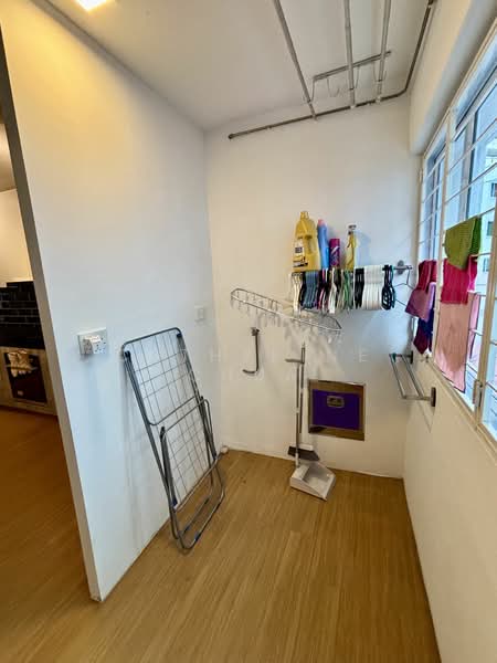 215 Jurong East Street 21, 215 Jurong East Street 21, 2 Bedrooms, 721 sqft, HDB Flat For Rent, by Catherine Chua, 25631043 - PropertyGuru.com.sg