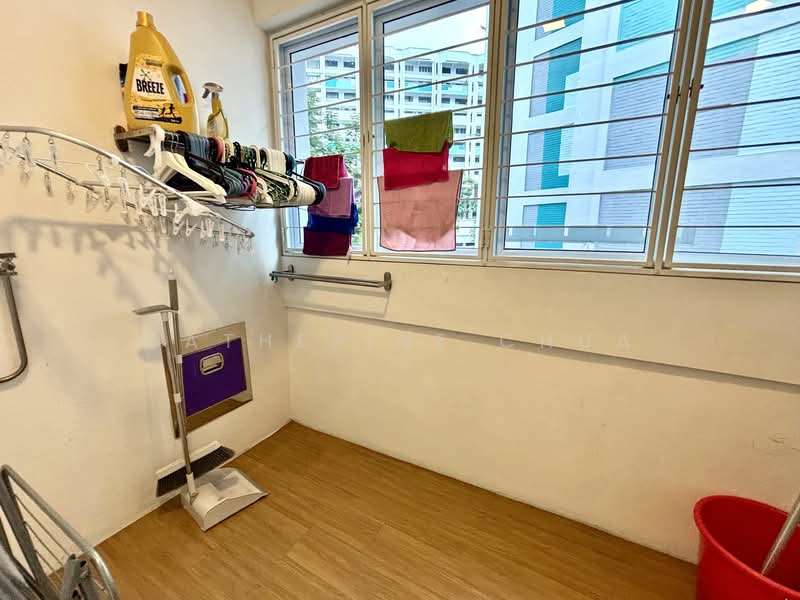 215 Jurong East Street 21, 215 Jurong East Street 21, 2 Bedrooms, 721 sqft, HDB Flat For Rent, by Catherine Chua, 25631043 - PropertyGuru.com.sg