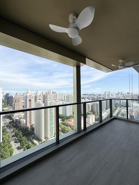 Irwell Hill Residences, 2 Irwell Hill, 4 Bedrooms, 1,582 sqft, Condominium For Rent, by Lois Ho, 25631119 - Balcony - fitted with fans - PropertyGuru.com.sg