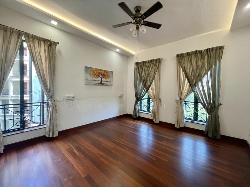 Pebble Bay Condominium For Sale at S$ 3,500,000 | PropertyGuru Singapore