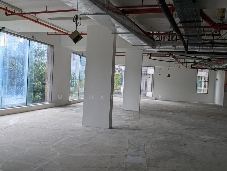 The Oxley, 9 Oxley Rise, 1,044 sqft, Other Retail For Rent, by Michael Bek, 25631749 - Full Height Glass Window - CommercialGuru.com.sg