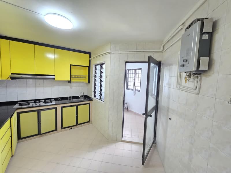 133 Rivervale Street, 133 Rivervale Street, 3 Bedrooms, 1,300 sqft, HDB Flat For Rent, by Sharlyn Neo, 25631919 - Kitchen - PropertyGuru.com.sg