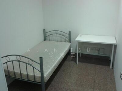 For Rent - Cheap Common Bedroom @ Sixth Ave MRT