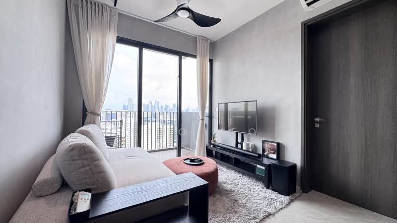 Piccadilly Grand, Northumberland Road, 2 Bedrooms, 710 sqft, Condominium For Sale, by Eric Yeo, 25632753 - Living Room - PropertyGuru.com.sg