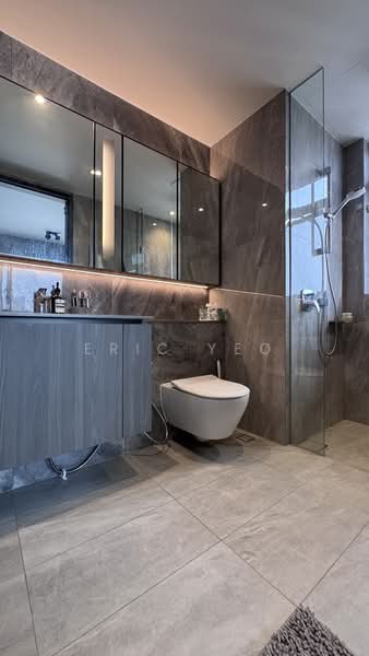 Piccadilly Grand, Northumberland Road, 2 Bedrooms, 710 sqft, Condominium For Sale, by Eric Yeo, 25632753 - Bathroom - PropertyGuru.com.sg