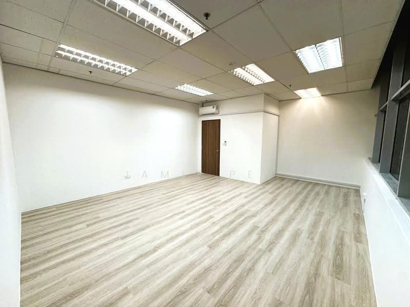 Wcega Tower, 21 Bukit Batok Crescent, Dairy Farm / Bukit Panjang / Choa Chu Kang, 335 sqft, Light Industrial (B1) For Rent, by Jamie Peh, 25632758 - Study - CommercialGuru.com.sg
