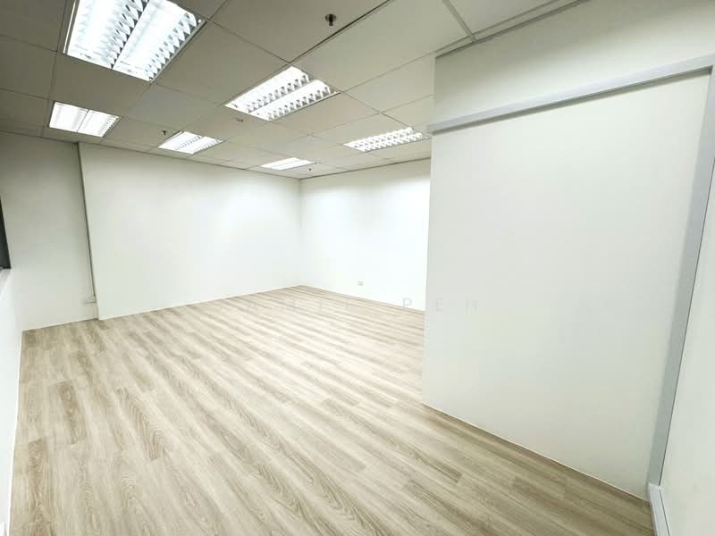 Wcega Tower, 21 Bukit Batok Crescent, Dairy Farm / Bukit Panjang / Choa Chu Kang, 335 sqft, Light Industrial (B1) For Rent, by Jamie Peh, 25632758 - Study - CommercialGuru.com.sg