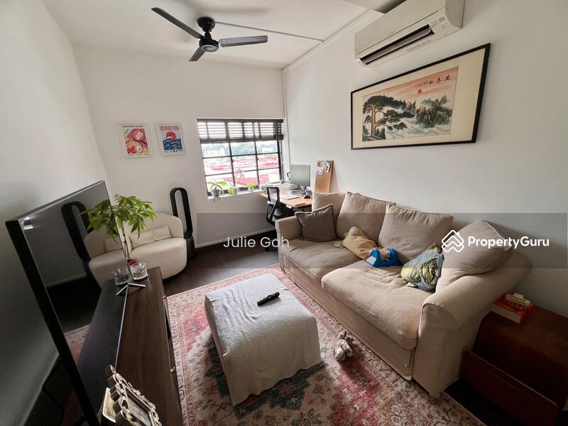 Living Room / Bedroom 2