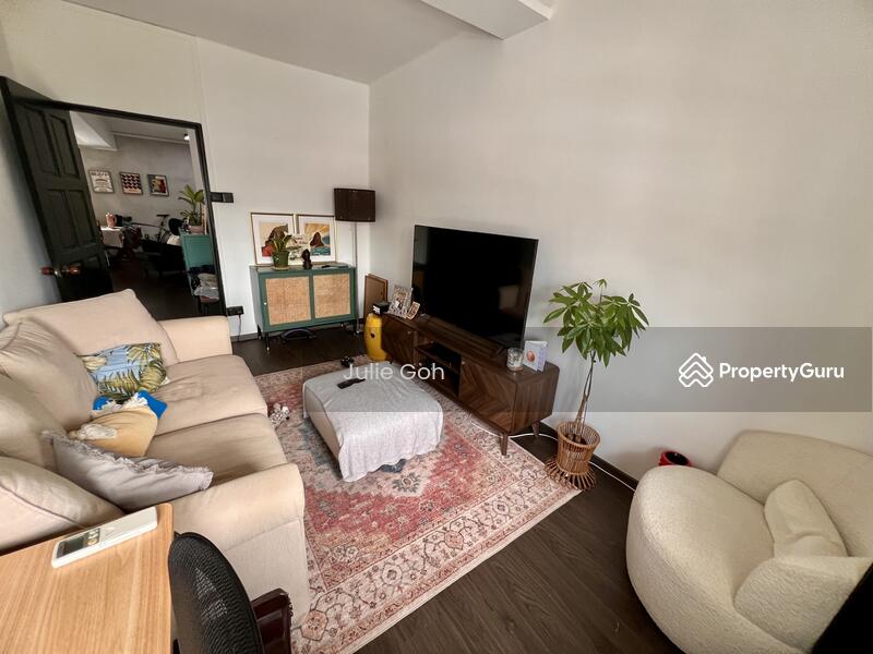 Living Room / Bedroom 2