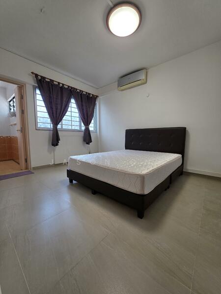 329 Jurong East Avenue 1, 329 Jurong East Avenue 1, 2 Bedrooms, 796 sqft, HDB Flat For Rent, by Jason Ong, 25633303 - Master Bedroom - PropertyGuru.com.sg