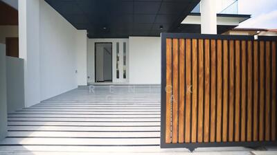 For Sale - 3.5 Storey Newly Built Semi-Detached with Lift at Kismis Place