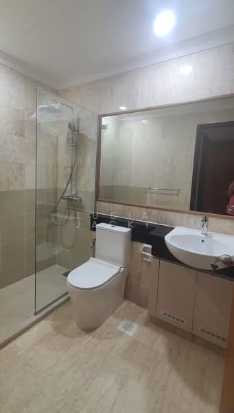 Gallop Gables, 70 Farrer Road, 2 Bedrooms, 1,571 sqft, Condominium For Rent, by Lucia Jacky, 25633503 - Bathroom - PropertyGuru.com.sg