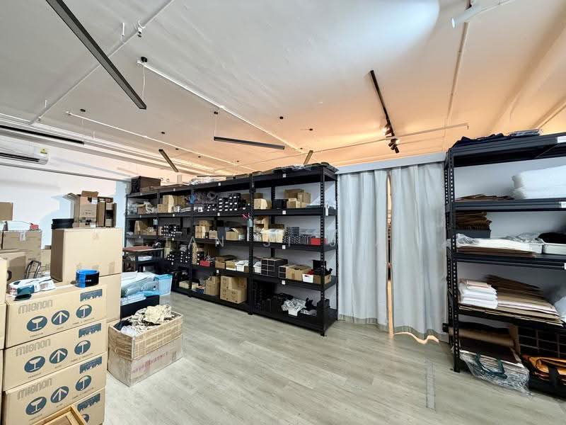 Zervex, 8 Ubi Road 2, Eunos / Geylang / Paya Lebar, 1,087 sqft, Light Industrial (B1) For Sale, by Tan Si Jia, 25633766 - CommercialGuru.com.sg