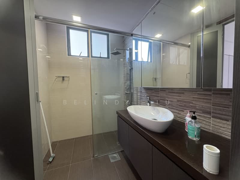 Summerdale, 8 Boon Lay Drive, Room Rental, 60 sqft, Condominium For Rent, by Belinda Liu, 25634240 - Bathroom - PropertyGuru.com.sg