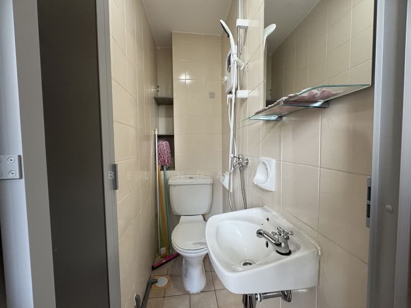 Summerdale, 8 Boon Lay Drive, Room Rental, 60 sqft, Condominium For Rent, by Belinda Liu, 25634240 - Bathroom - PropertyGuru.com.sg