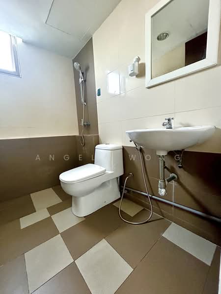 Orchid Park Condominium, 93 Yishun Street 81, 3 Bedrooms, 1,249 sqft, Condominium For Rent, by Angela Wong LK, 25634882 - Bathroom - PropertyGuru.com.sg