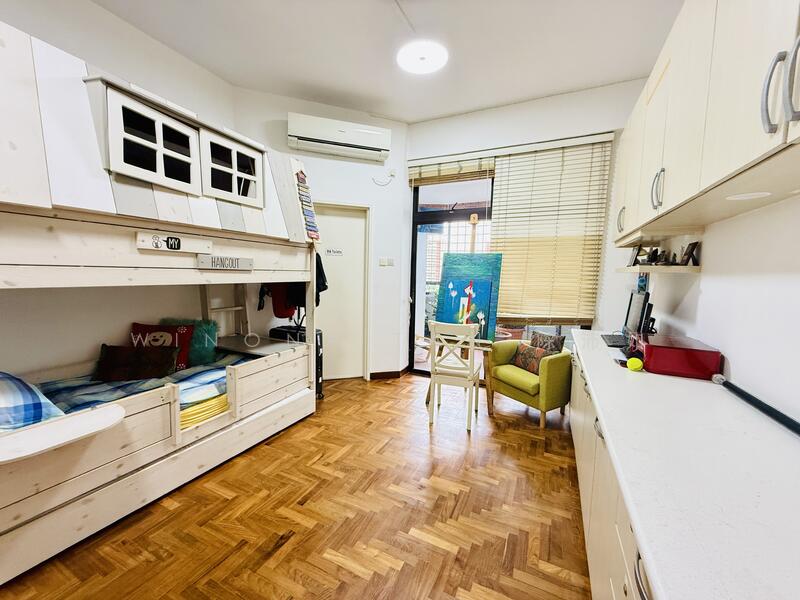Junior Master with ensuite & balcony