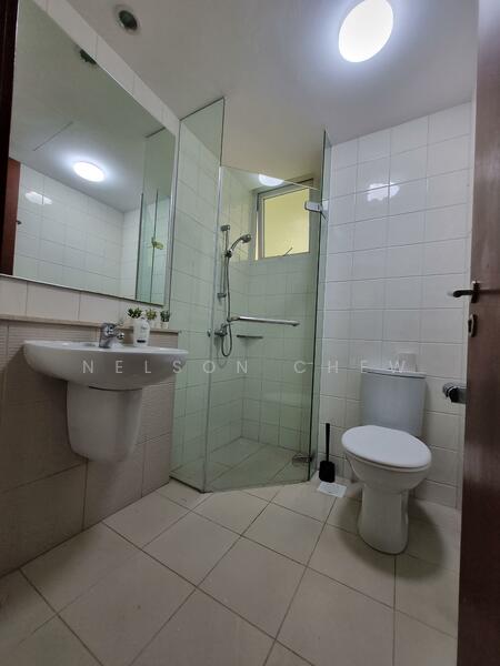 Edelweiss Park Condo, 96 Flora Road, Room Rental, 300 sqft, Condominium For Rent, by Nelson Chew, 25635647 - Bathroom - PropertyGuru.com.sg