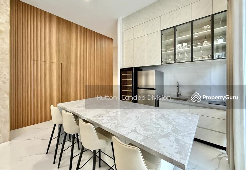 For Sale - Better-than-New More-Spacious-than-Detached Semi-D with Lift @ Serangoon Gardens