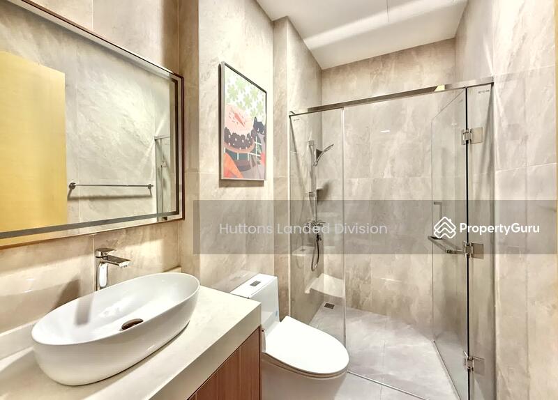 For Sale - Better-than-New More-Spacious-than-Detached Semi-D with Lift @ Serangoon Gardens