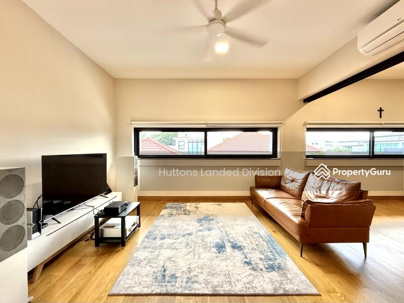 For Sale - Better-than-New More-Spacious-than-Detached Semi-D with Lift @ Serangoon Gardens