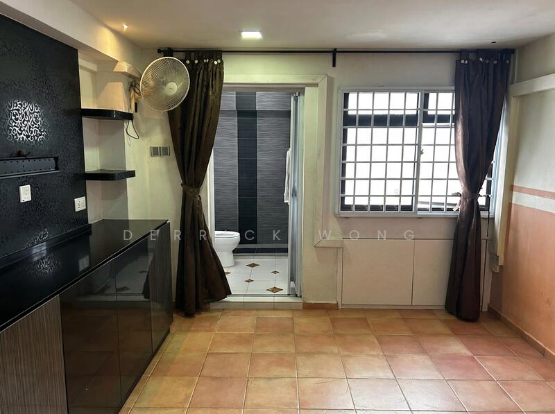 523 Jelapang Road HDB Flat For Sale at S$ 708,000 | PropertyGuru Singapore - Master Room