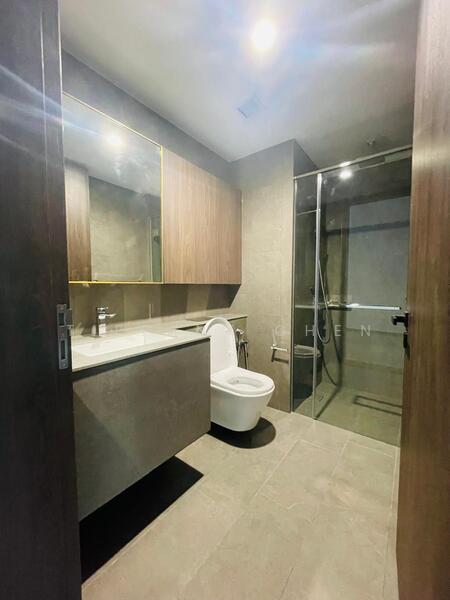 Midtown Modern, 18 Tan Quee Lan Street, Beach Road / Bugis / Rochor, 2 Bedrooms, 592 sqft, Condominium For Sale, by Tiffany Chen, 25636314 - Bathroom - PropertyGuru.com.sg