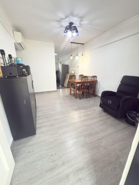 492 Jurong West Street 41, 492 Jurong West Street 41, 2 Bedrooms, 689 sqft, HDB Flat For Rent, by Eunice Chan, 25636516 - Dining Room - PropertyGuru.com.sg