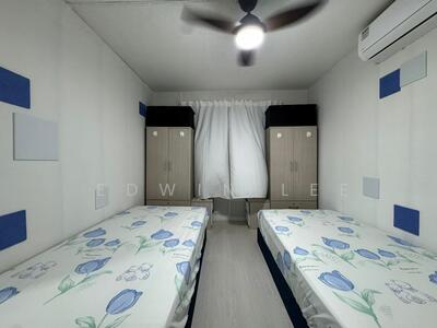 For Rent - 215 Boon Lay Place