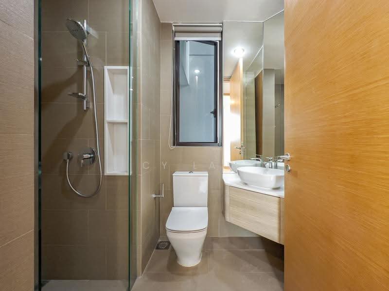 The Crest, 101 Prince Charles Crescent, Alexandra / Commonwealth, 3 Bedrooms, 1,270 sqft, Condominium For Sale, by CY Lau, 25637551 - Common bathroom - PropertyGuru.com.sg