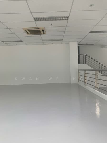ALEXANDRA Industrial Building showroom facing main road, , 2,240 sqft, Light Industrial (B1) For Rent, by Kwan Wei Hoe, 25638224 - CommercialGuru.com.sg
