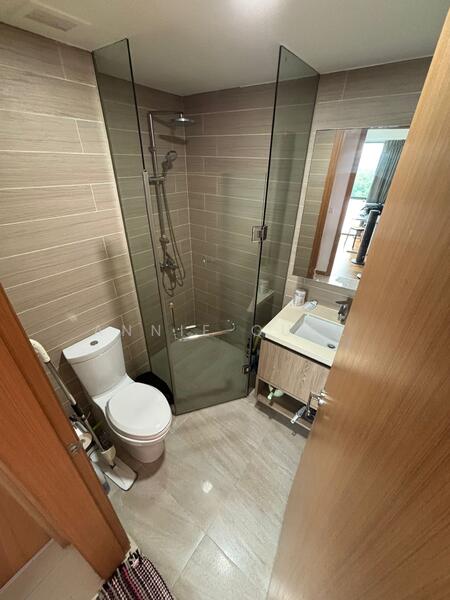 Kingsford Waterbay, 84 Upper Serangoon View, 2 Bedrooms, 689 sqft, Condominium For Rent, by Annie Quek, 25638446 - Bathroom - PropertyGuru.com.sg
