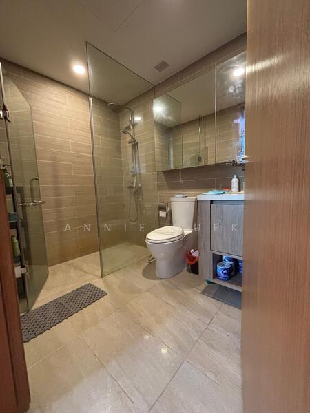 Kingsford Waterbay, 84 Upper Serangoon View, 2 Bedrooms, 689 sqft, Condominium For Rent, by Annie Quek, 25638446 - Bathroom - PropertyGuru.com.sg